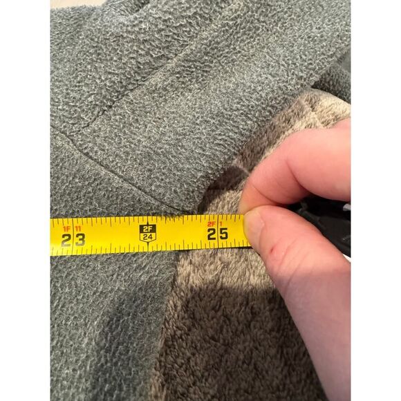 The North Face Men’s Large Gray Jacket – Durable & Versatile Outerwear - Picture 7 of 8